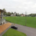 Wolfsjaeger Worker - Voll Ausgestattete Gemeinschafts-apartments Mit Kueche & Waschmaschine, Nahe Linz * Innertreffling