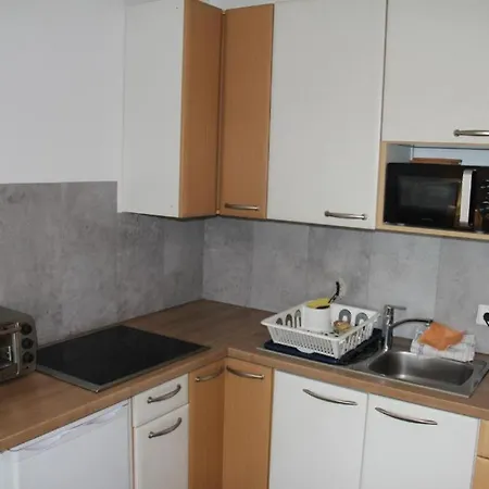 Wolfsjaeger Worker - Voll Ausgestattete Gemeinschafts-apartments Mit Kueche & Waschmaschine, Nahe Linz Apartment *