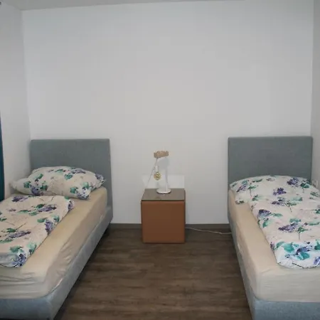 Wolfsjaeger Worker - Voll Ausgestattete Gemeinschafts-apartments Mit Kueche & Waschmaschine, Nahe Linz Apartmán *